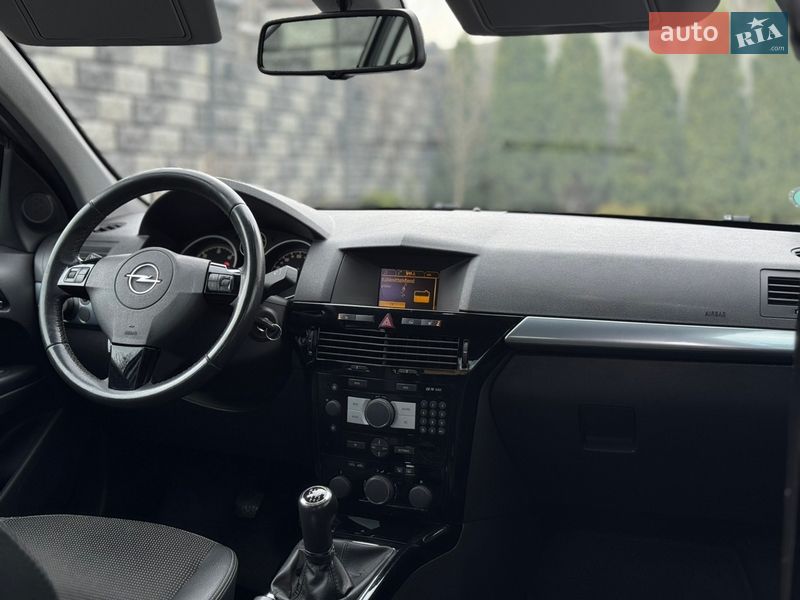 Универсал Opel Astra 2009 в Дубно