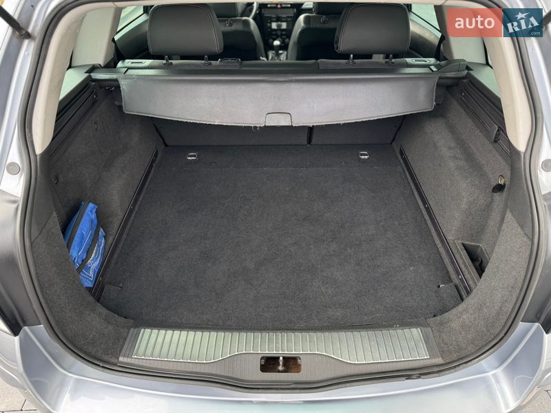 Универсал Opel Astra 2009 в Дубно