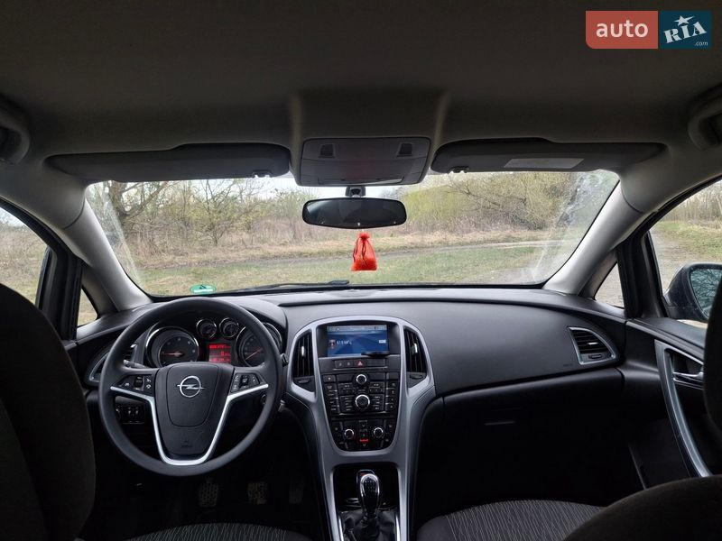 Універсал Opel Astra 2012 в Мізочі