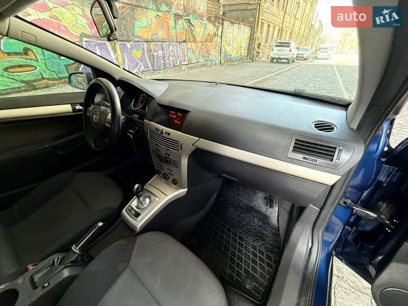 Купе Opel Astra 2008 в Одессе