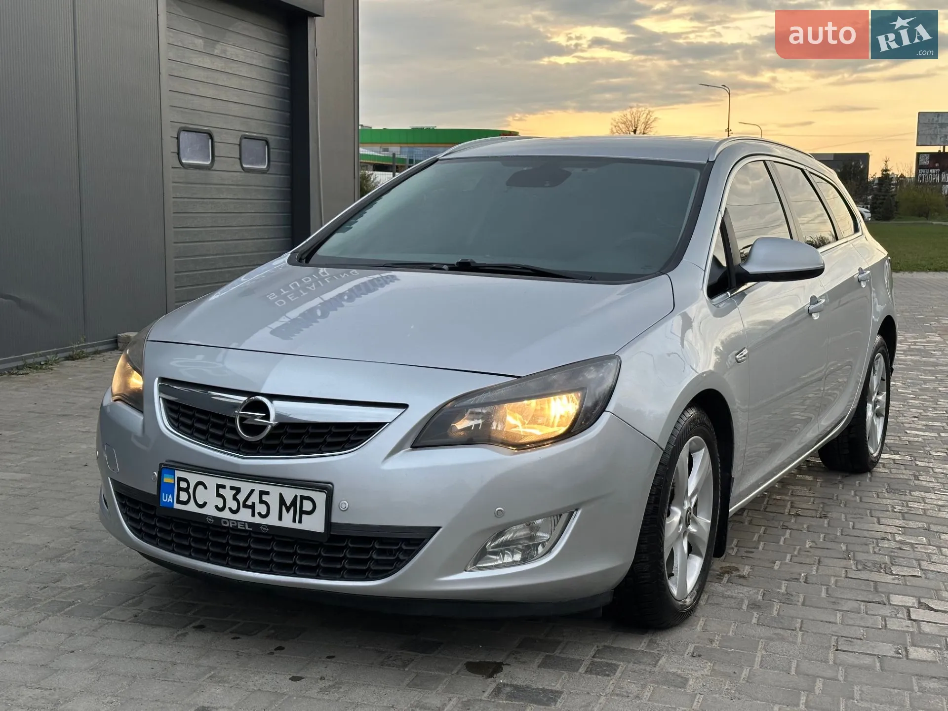 2012 Opel Astra - фото 1