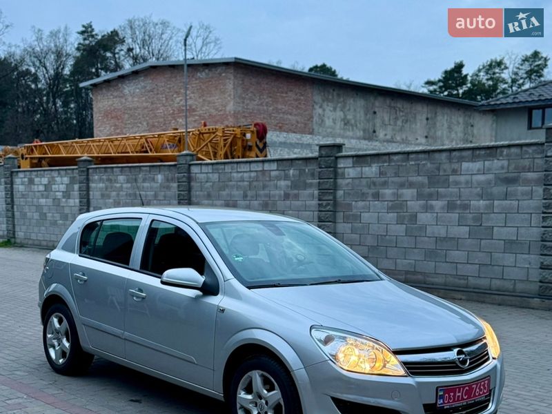 Хетчбек Opel Astra 2008 в Луцьку