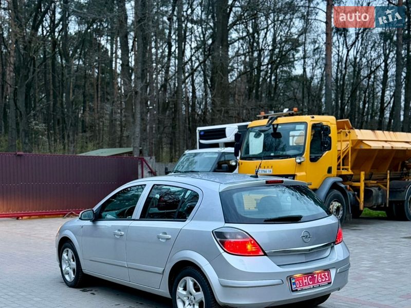 Хетчбек Opel Astra 2008 в Луцьку