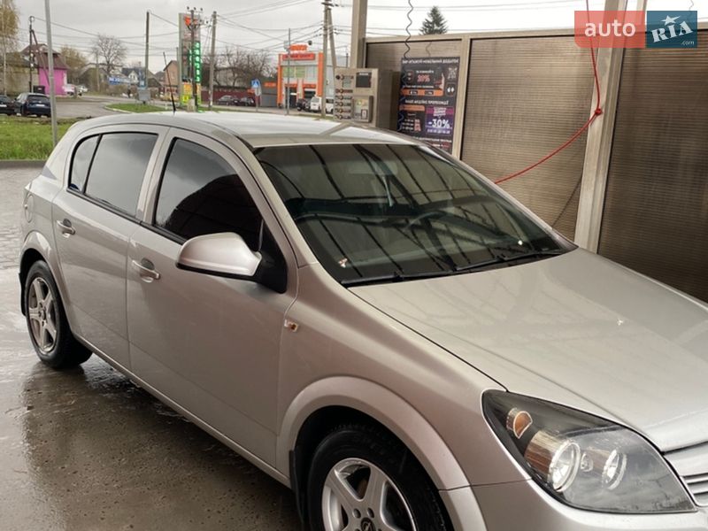 Opel Astra 2011