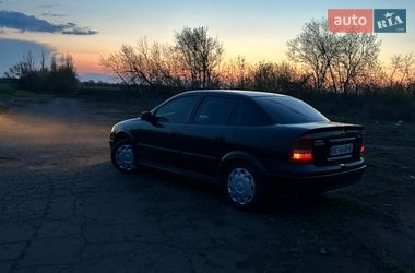 Седан Opel Astra 2005 в Новой Одессе