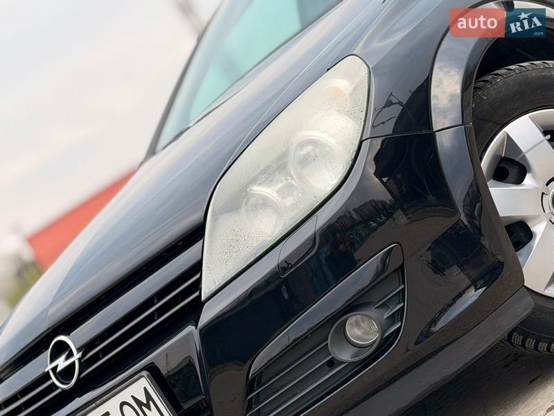 Хэтчбек Opel Astra 2004 в Дрогобыче