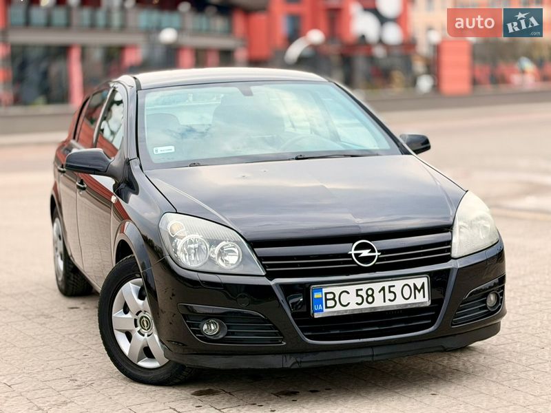 Хэтчбек Opel Astra 2004 в Дрогобыче