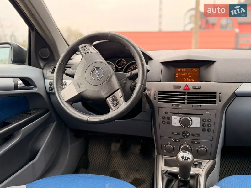 Хэтчбек Opel Astra 2004 в Дрогобыче