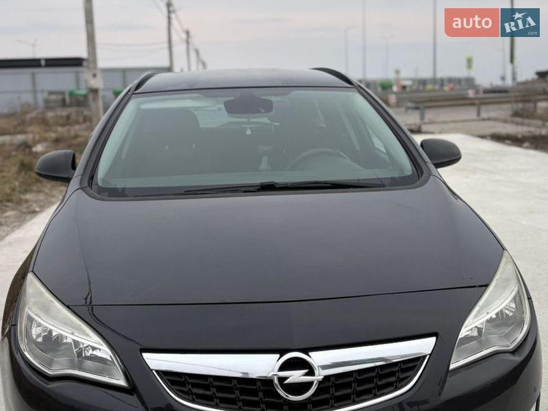 Opel Astra 2011