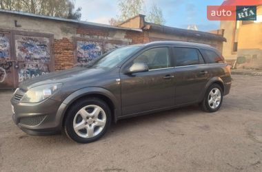Универсал Opel Astra 2010 в Нововолынске