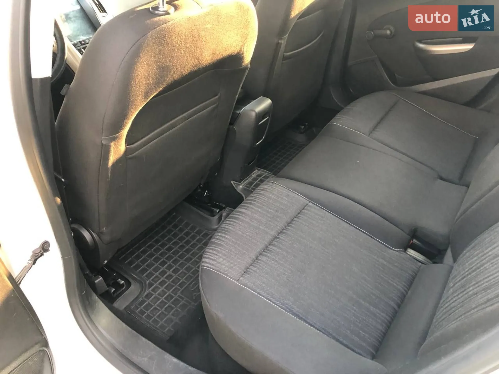 2011 Opel Astra - мініатюра 8