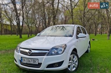 Хетчбек Opel Astra 2012 в Кропивницькому