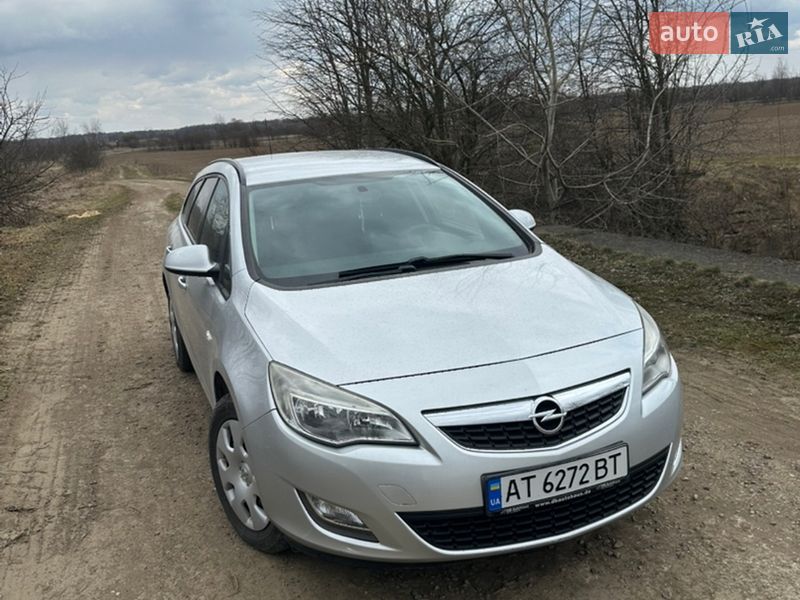 Opel Astra 2011
