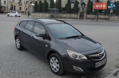 Універсал Opel Astra 2011 в Скелі-Подільської