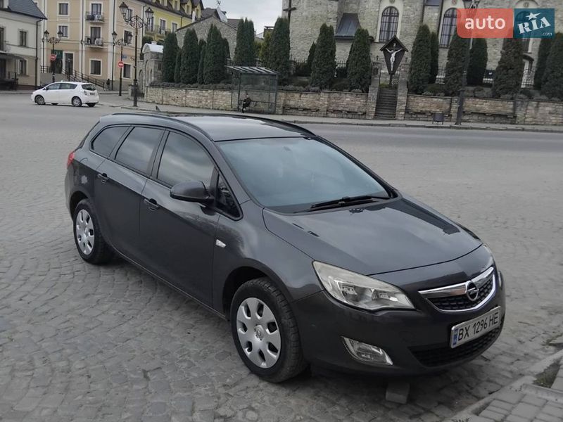 Opel Astra 2011