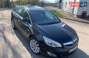 Універсал Opel Astra 2011 в Самборі