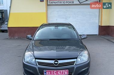 Универсал Opel Astra 2010 в Луцке