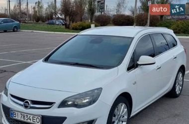 Универсал Opel Astra 2013 в Бурштыне