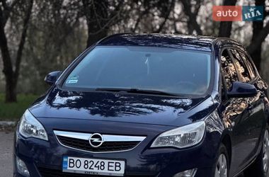 Универсал Opel Astra 2011 в Тернополе