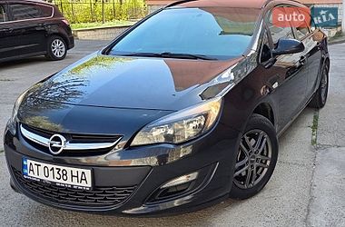 Універсал Opel Astra 2015 в Івано-Франківську