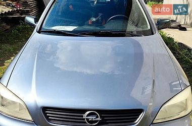 Седан Opel Astra 2006 в Хусте