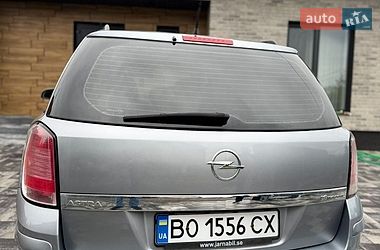 Універсал Opel Astra 2005 в Тернополі