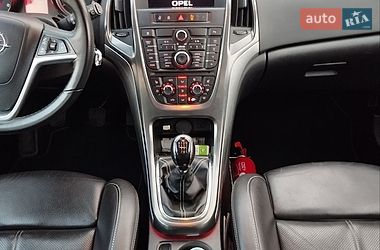 Универсал Opel Astra 2011 в Ровно