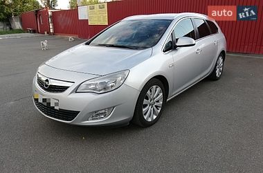 Універсал Opel Astra 2012 в Києві