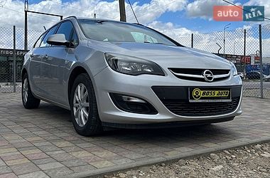 Универсал Opel Astra 2015 в Стрые