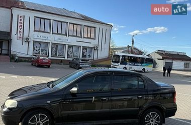 Седан Opel Astra 2008 в Ладыжине