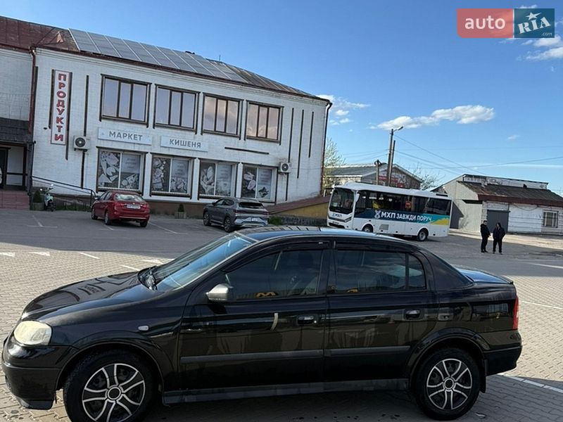 Седан Opel Astra 2008 в Ладыжине