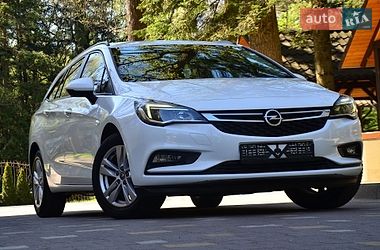 Універсал Opel Astra 2019 в Дрогобичі