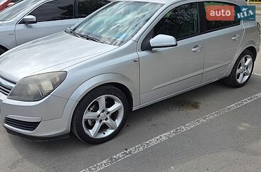 Хэтчбек Opel Astra 2004 в Черновцах