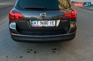 Универсал Opel Astra 2011 в Ивано-Франковске