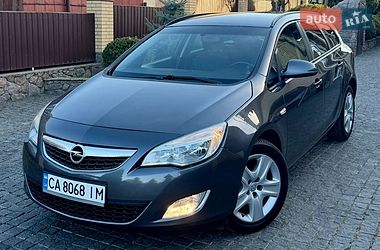 Универсал Opel Astra 2011 в Умани