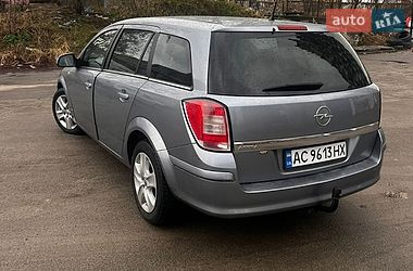 Универсал Opel Astra 2010 в Киеве