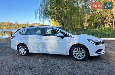 Универсал Opel Astra 2018 в Ватутино