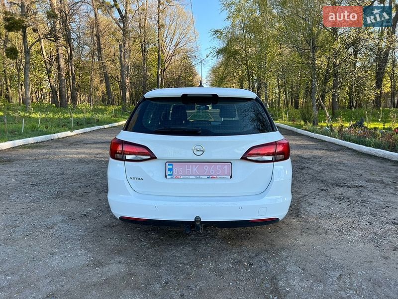 Универсал Opel Astra 2018 в Ватутино