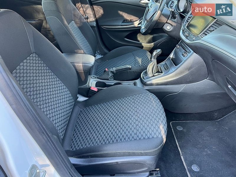 Универсал Opel Astra 2018 в Ватутино