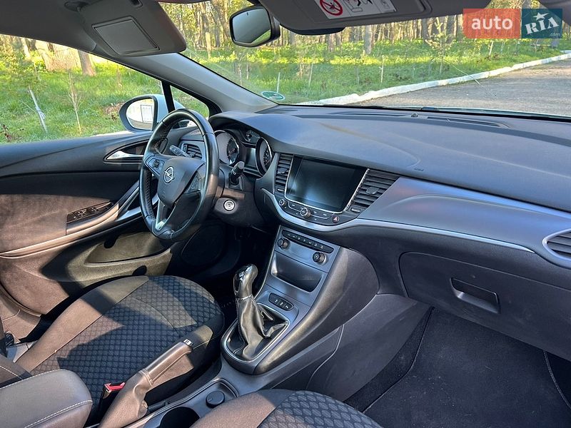 Универсал Opel Astra 2018 в Ватутино