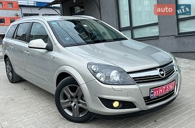 Универсал Opel Astra 2010 в Тернополе