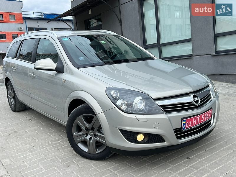 Opel Astra 2010