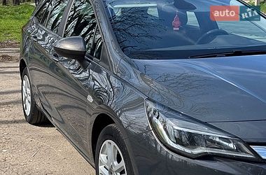 Універсал Opel Astra 2016 в Івано-Франківську