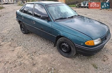 Седан Opel Astra 1995 в Немирове
