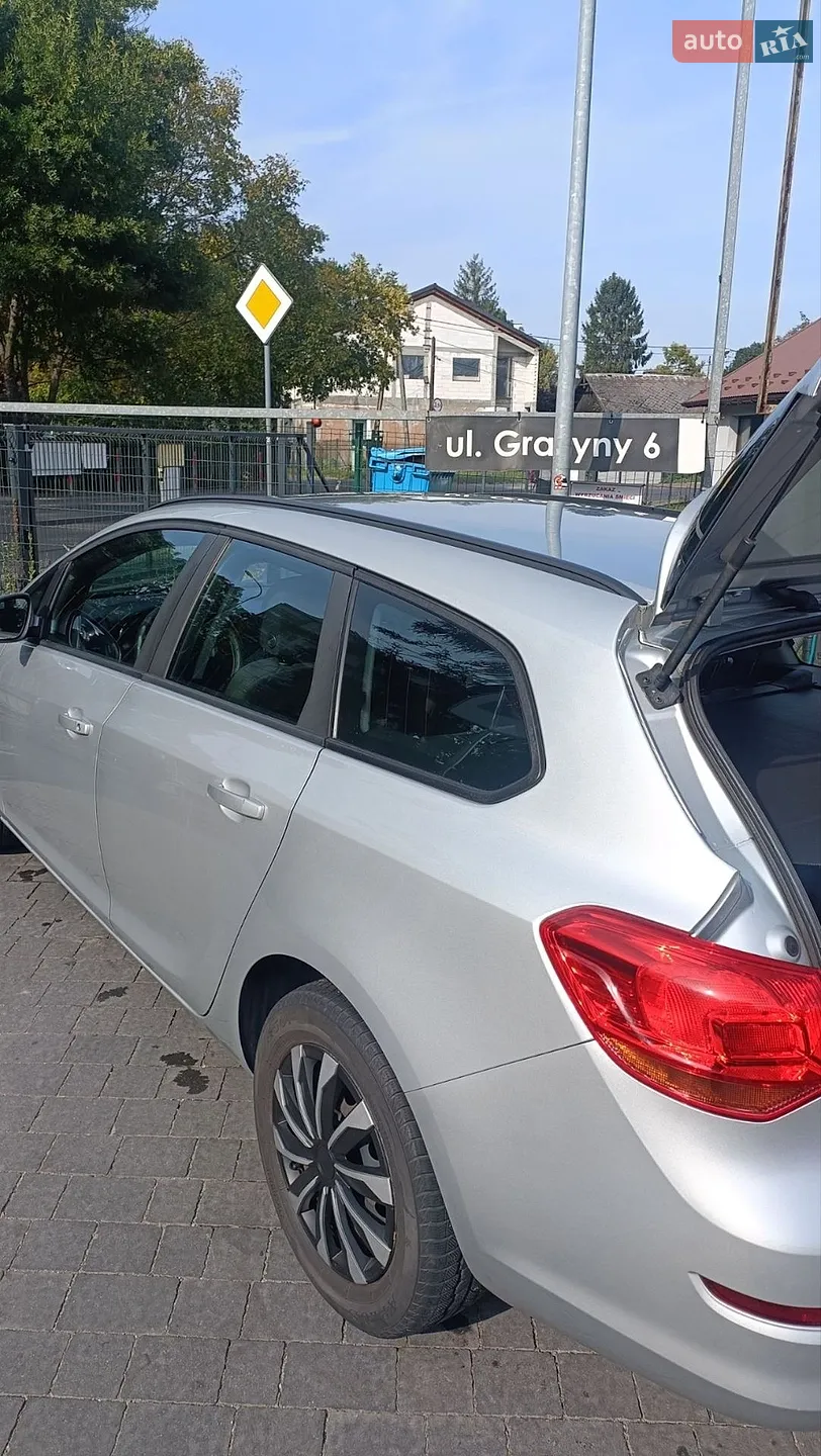 2011 Opel Astra - мініатюра 2