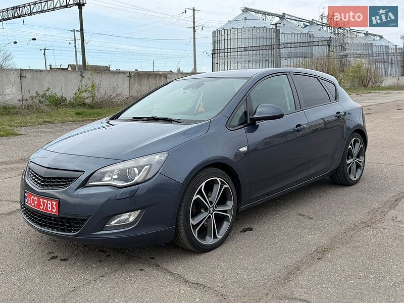 Хэтчбек Opel Astra 2009 в Попельне