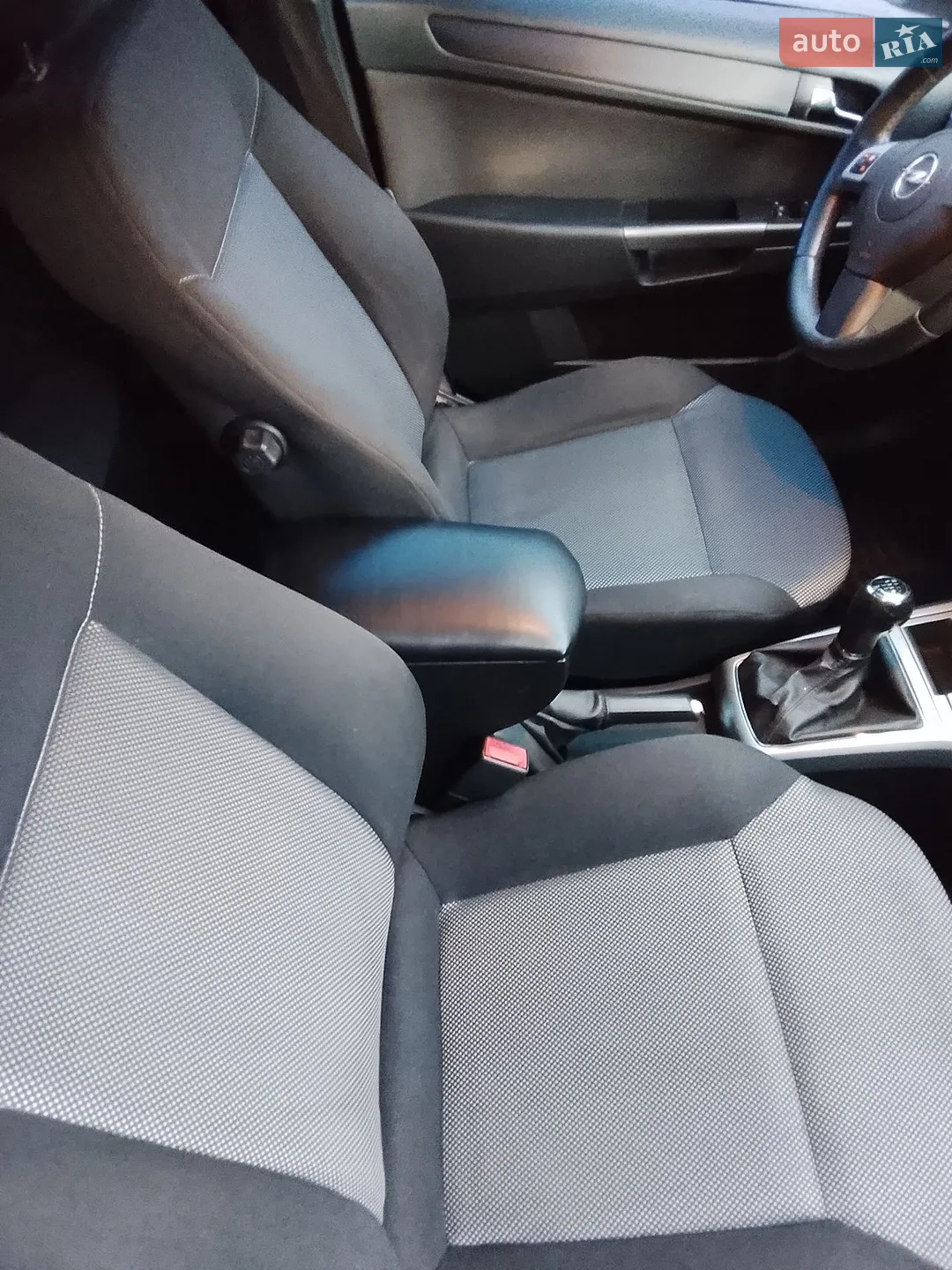 2010 Opel Astra - мініатюра 9