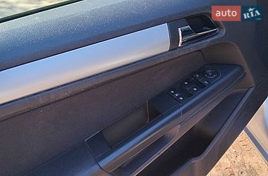 Универсал Opel Astra 2009 в Ровно
