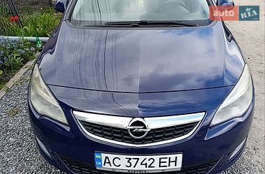 Універсал Opel Astra 2011 в Тернополі