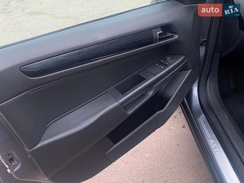 Хэтчбек Opel Astra 2005 в Киеве